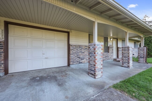 Photo - MOVE IN READY NOW! 3 bedrooms, 1.5 baths 1 car garage. Easy JBLM commute! North Thurston School D...
