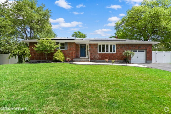 Building Photo - 2011 Oakhurst Pkwy Rental