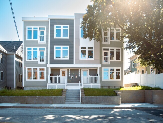 Photo - 102-108 Westford St - 102-1