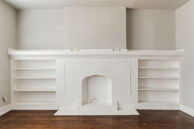 Building Photo - 2555 NW 20th St