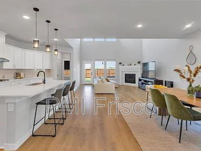 Photo - 6105 Poolside Way