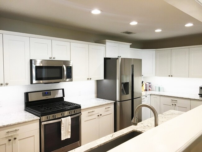 Photo - 776 Thora Blvd