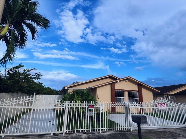 Building Photo - 20847 SW 118th Ct Rental