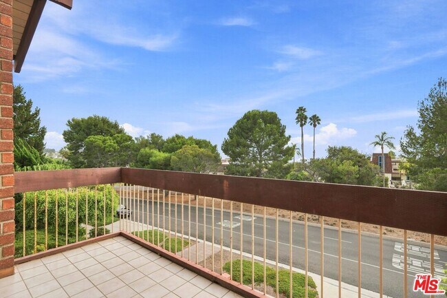 Photo - 2322 Palos Verdes Dr W Unit 202