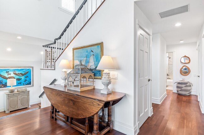 Photo - 573 Buttonwood Bay Dr