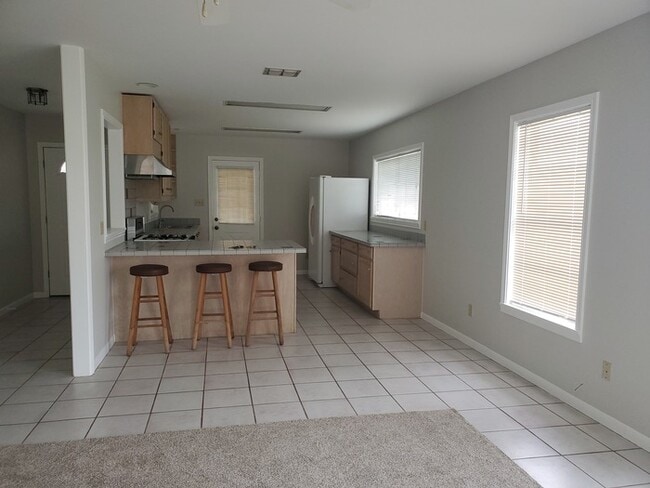 Photo - 2301 N Parkwood Dr