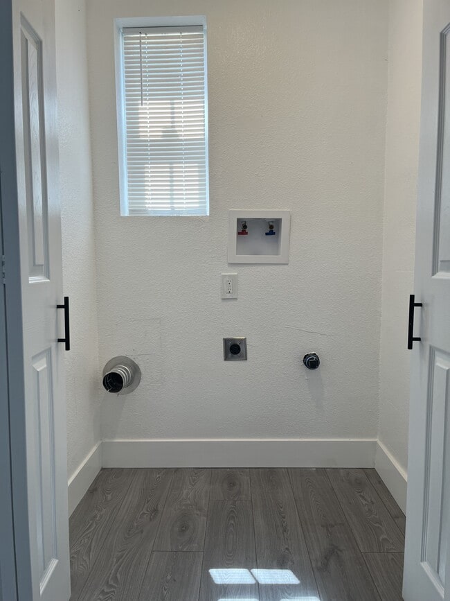 Photo - 504 Bryden Way