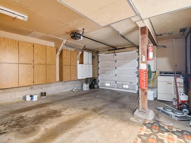 Photo - 577 Bellevue Ave