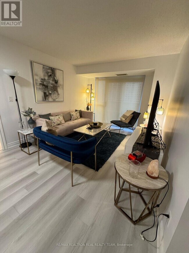 Photo - 310 Burnhamthorpe Rd W Unit 1810