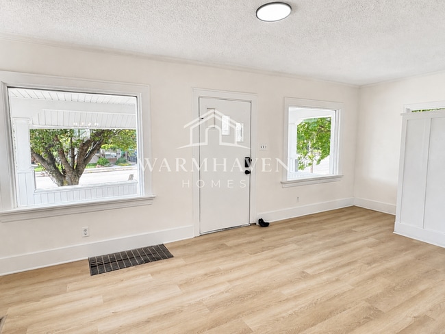 Photo - 1203 N Main St