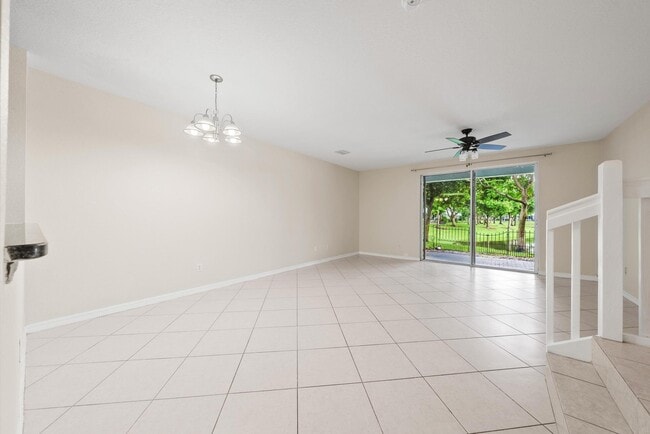 Photo - 1925 Alamanda Way