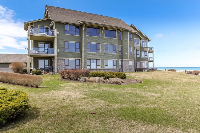 Photo - 550 Mariners Way