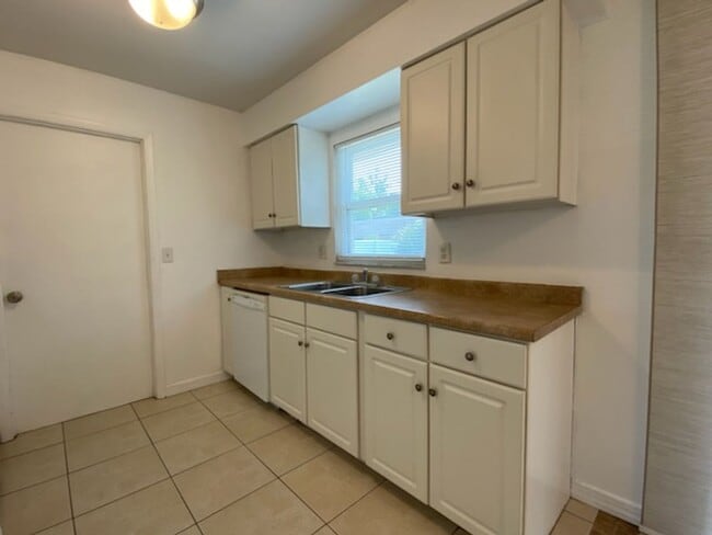 1125 Loblolly Ln