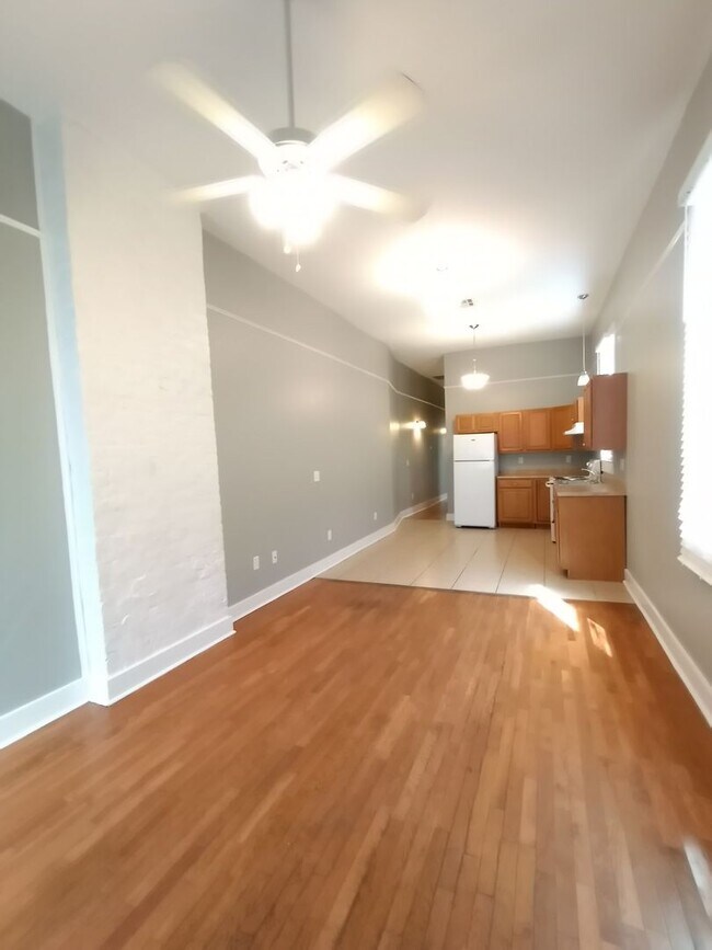 Building Photo - 2321-23 Gravier Unit 2321