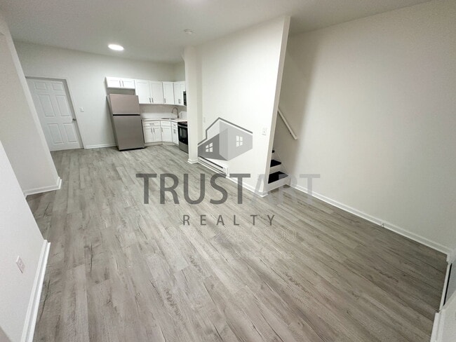 Photo - 2153 W Grange Ave