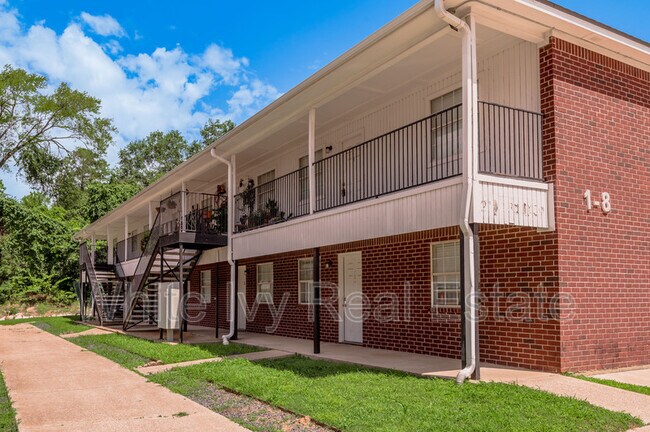 Building Photo - 600 Palm St Unit #8 Rental