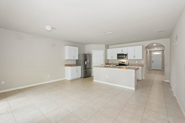 Photo - 20550 Charles St