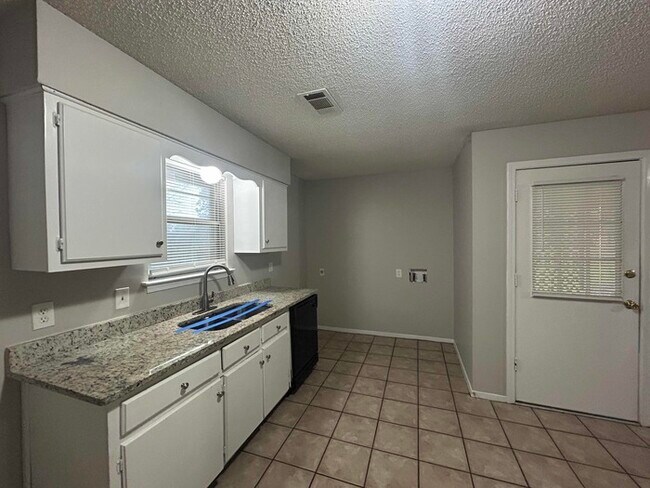 Photo - Limited Time Special Offer / 3 Bed/1.5 Bath Home with Carport / Pet-Friendly / Coming Soon!