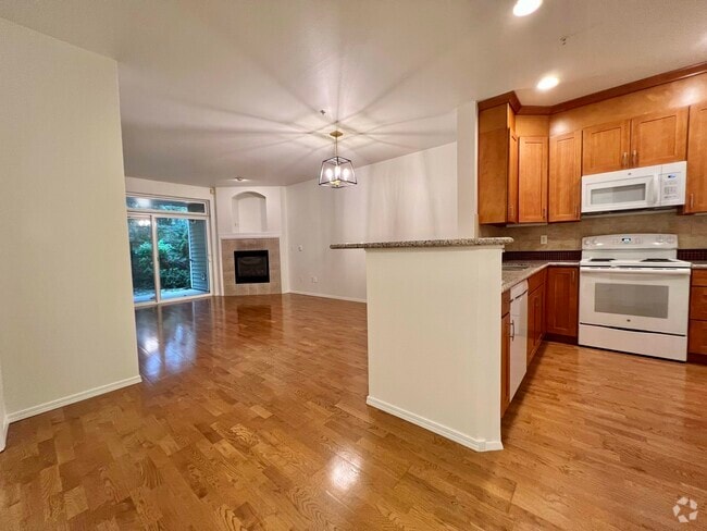 Building Photo - 12712 Admiralty Way Unit B104 Rental