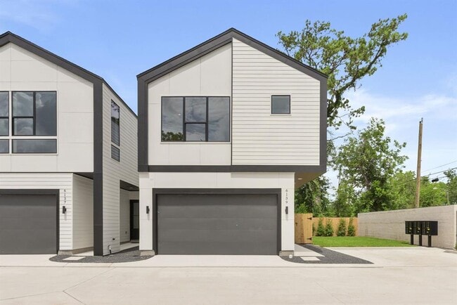 Building Photo - 6139 W Forest Dr Rental