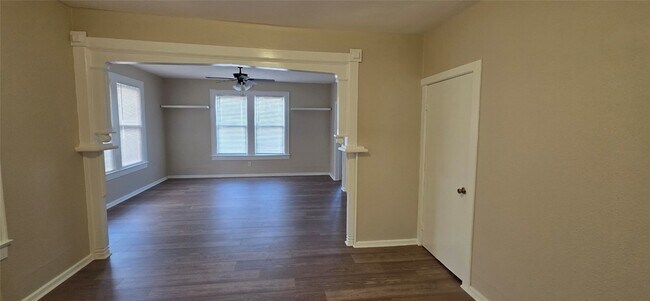 Photo - 2109 Bernardo De Galvez Ave Unidad 2