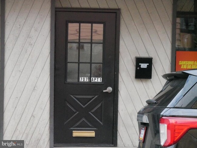 Photo - 707 Wood Ave Unit APT 1