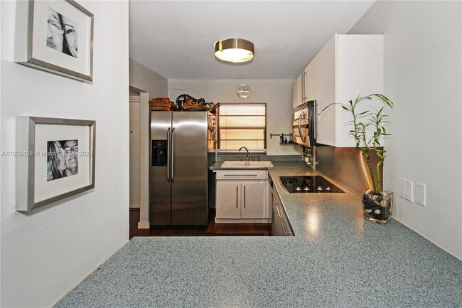 Photo - 1250 Lincoln Rd Unidad 210