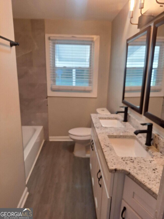 2166 King James Dr SW House House Rental in Atlanta, GA