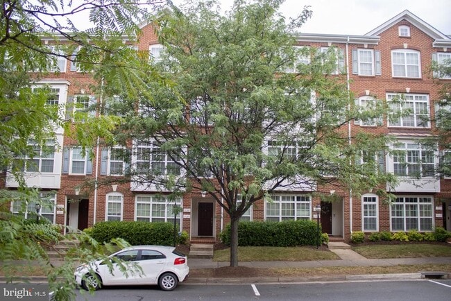 Photo - 19289 Winmeade Dr Townhome