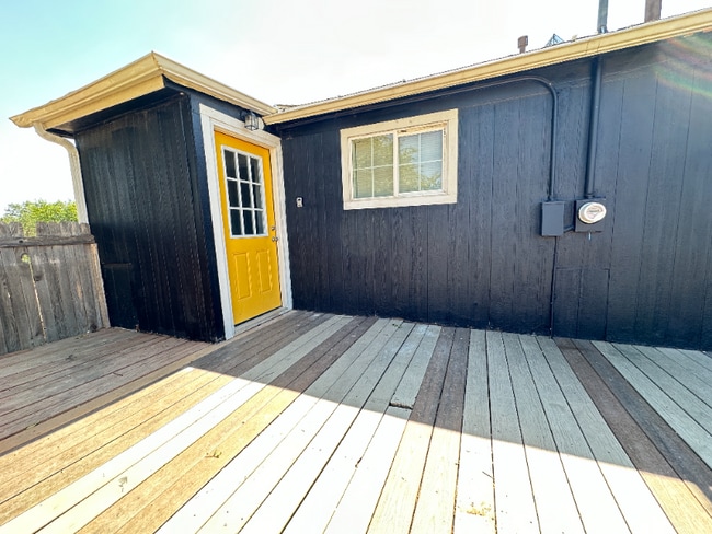 Building Photo - 1203 2nd St Rental
