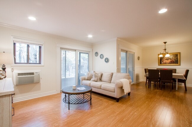 Photo - 120 Lexington Ct