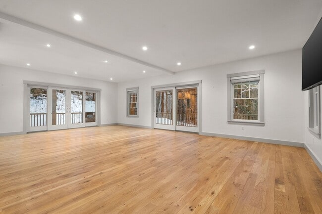 Photo - Keystone Unit Year-round: 18 Keystone Road