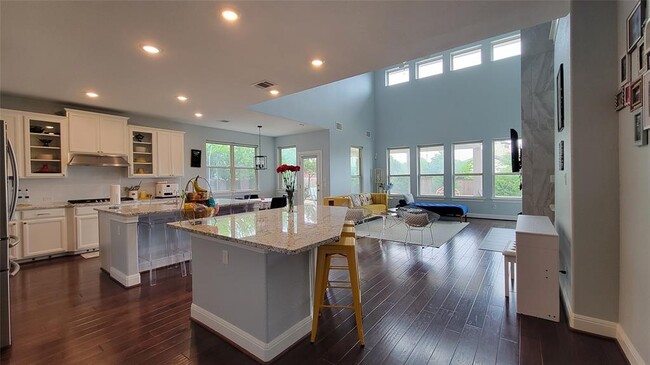 Photo - 15824 Cinca Terra Dr