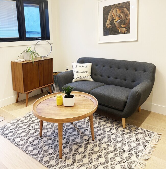 Photo - 282 E 18th Ave