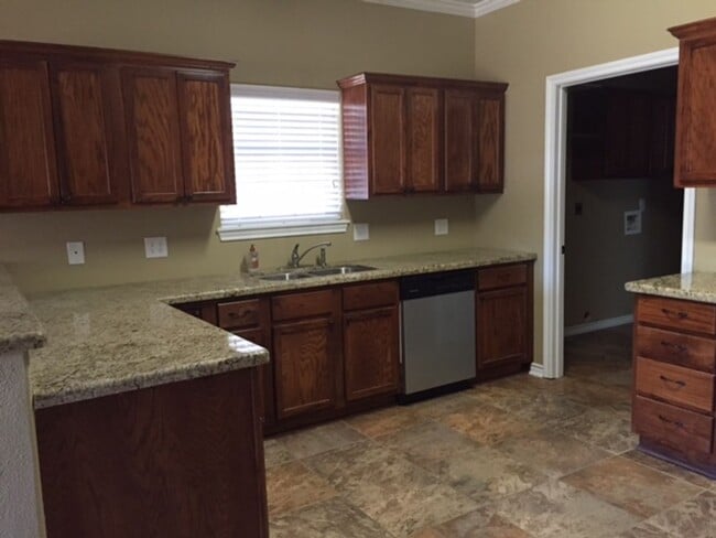 Photo - 436 Tower Rd