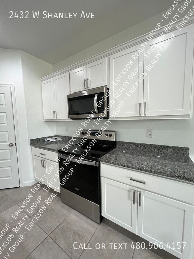 Photo - 2432 W Shanley Ave
