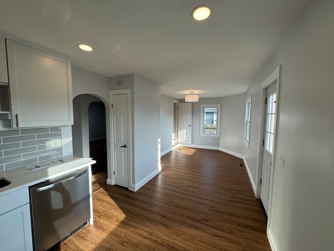 Photo - 64 Locust St