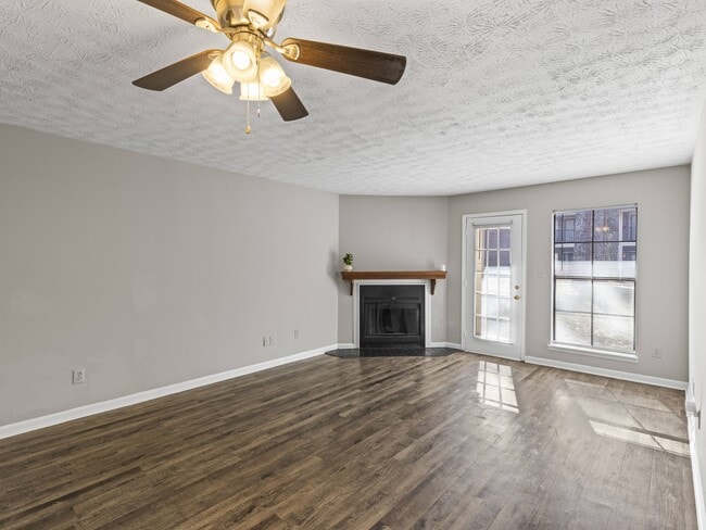 Our Montgomery apartments at Stratford Village feature cozy rooms with fireplaces and ceiling fan comfort, professionally operated by Highlands Vista Group.