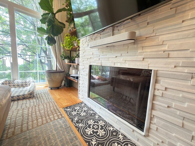 Photo - Beautifully updated & maintained 2 bed/2 bath Noble Square condo in an intimate 3 unit building.