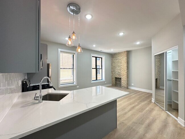 Photo - 419 W Belden Ave Unit 31