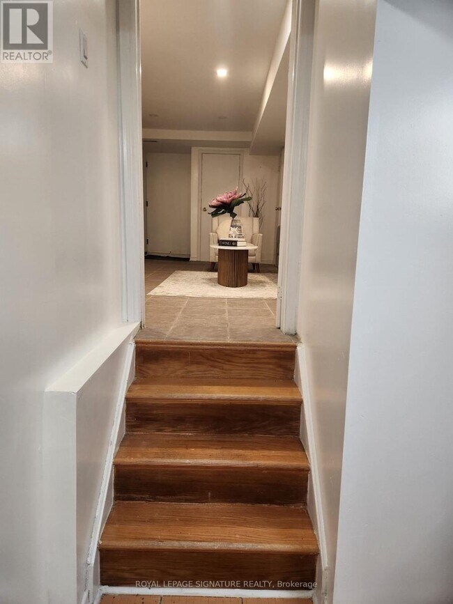 Photo - 2814 Windjammer Rd