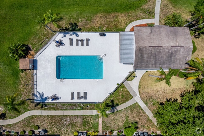 Pool - Trafalgar Square Condominiums