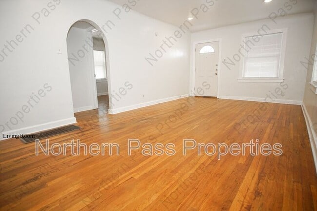 Photo - 4416 La Luz Ave