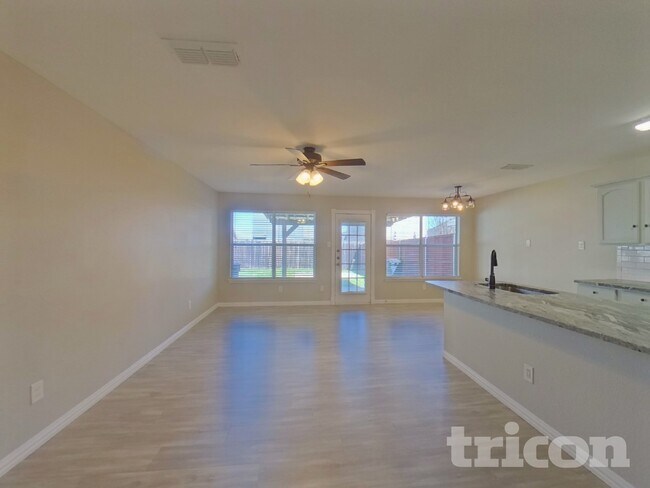 Photo - 1441 Pine Ln