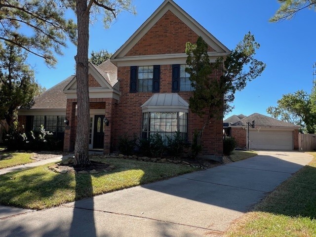 Photo - 462 Everington Dr