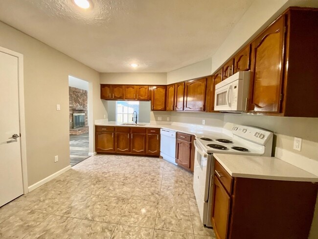 2406 Whitman Way Dr