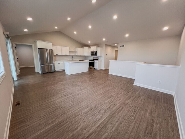 Photo - 607 S Division St