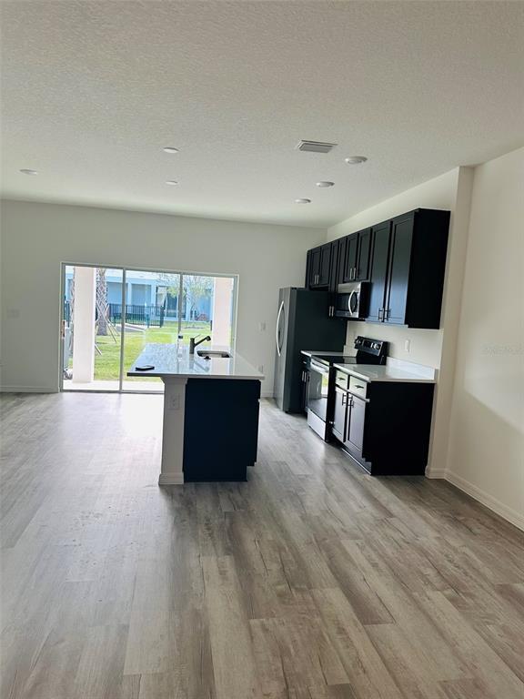 Photo - 737 W Oak Dr