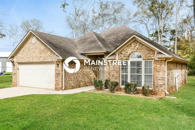 3 Bedroom Pet-Friendly Home in HUNTSVILLE, AL with Main Street Renewal