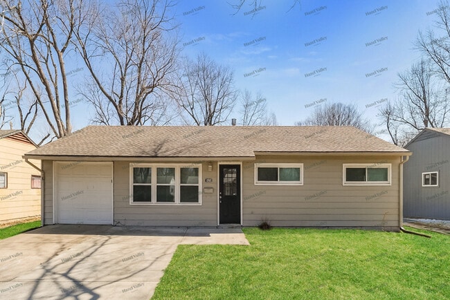 Building Photo - 10905 Newton Ave